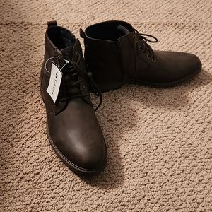 Mens size 12 Sierra boots